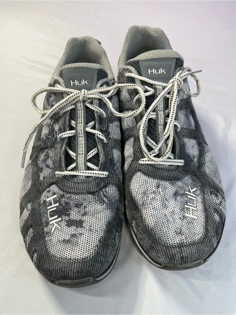 Huk Attack Performance Fishing Shoes Boat Water Sneakers Grey White Camo - 13